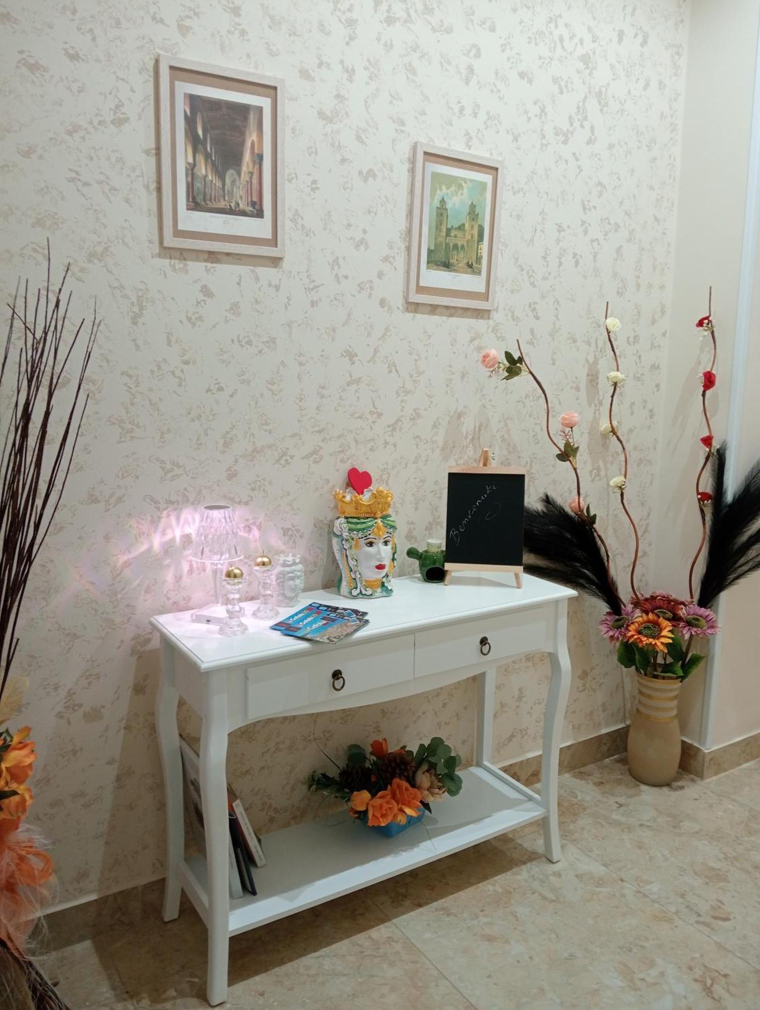 Suite Roma เชฟาลู ภายนอก รูปภาพ